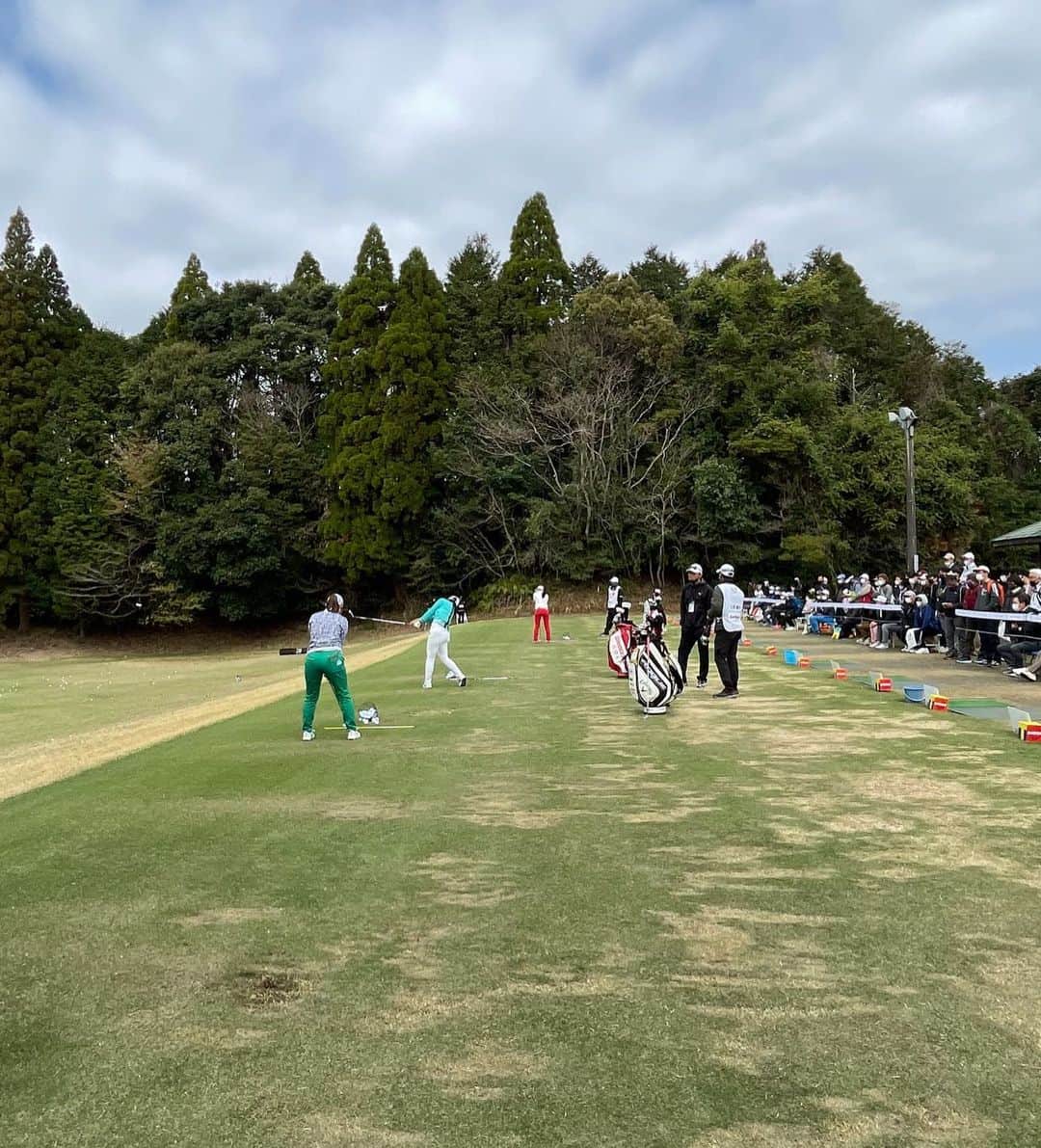 深堀圭一郎さんのインスタグラム写真 - (深堀圭一郎Instagram)「Tポイント×ENEOSゴルフトーナメント最終日 13時よりBS朝日.テレビ朝日で放送です、 本日も解説をさせて頂きます。 写真は 最終組の3人のスタート前練習場です。」3月20日 12時32分 - keiichirofukabori