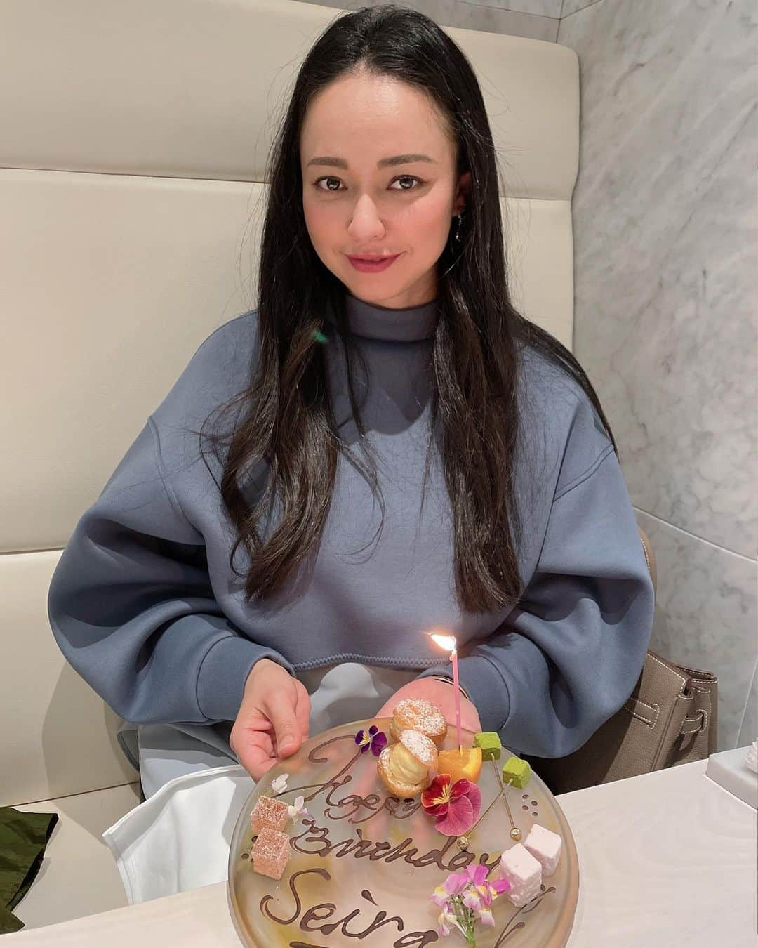 吉田セイラのインスタグラム：「誕生日🎂お祝いしてもらいました😍❤️ 素敵な時間にしてくれてありがとう❤️ ずーっと笑顔が絶えないし、話題もつきない。成長はしてるけど、芯は変わらず😊 #happy #time #thankyou #thankful  #mybirthday」