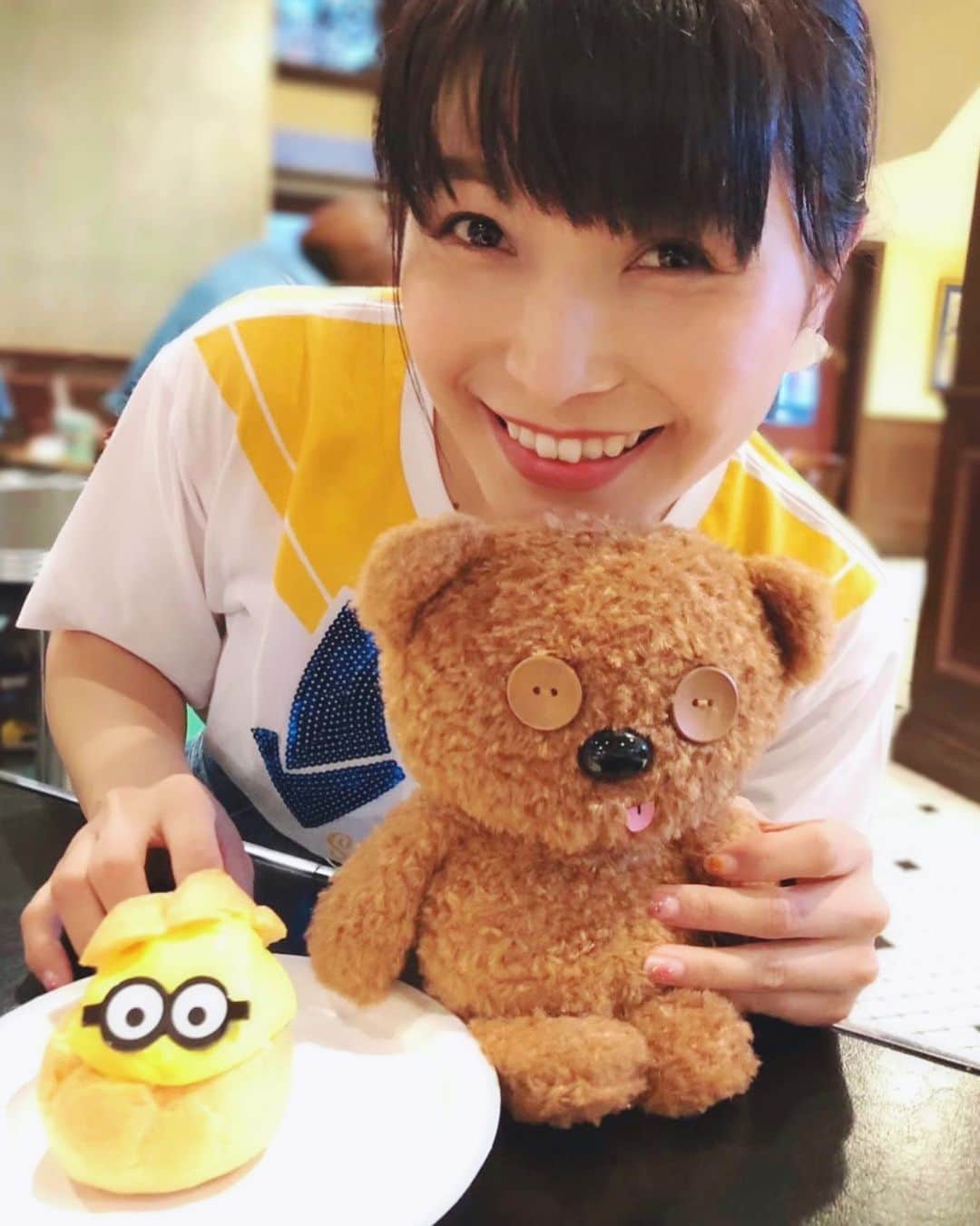 新田恵海のインスタグラム：「#ミニオンの日 らしいので🍌🧸  いつかのUSJ💛」