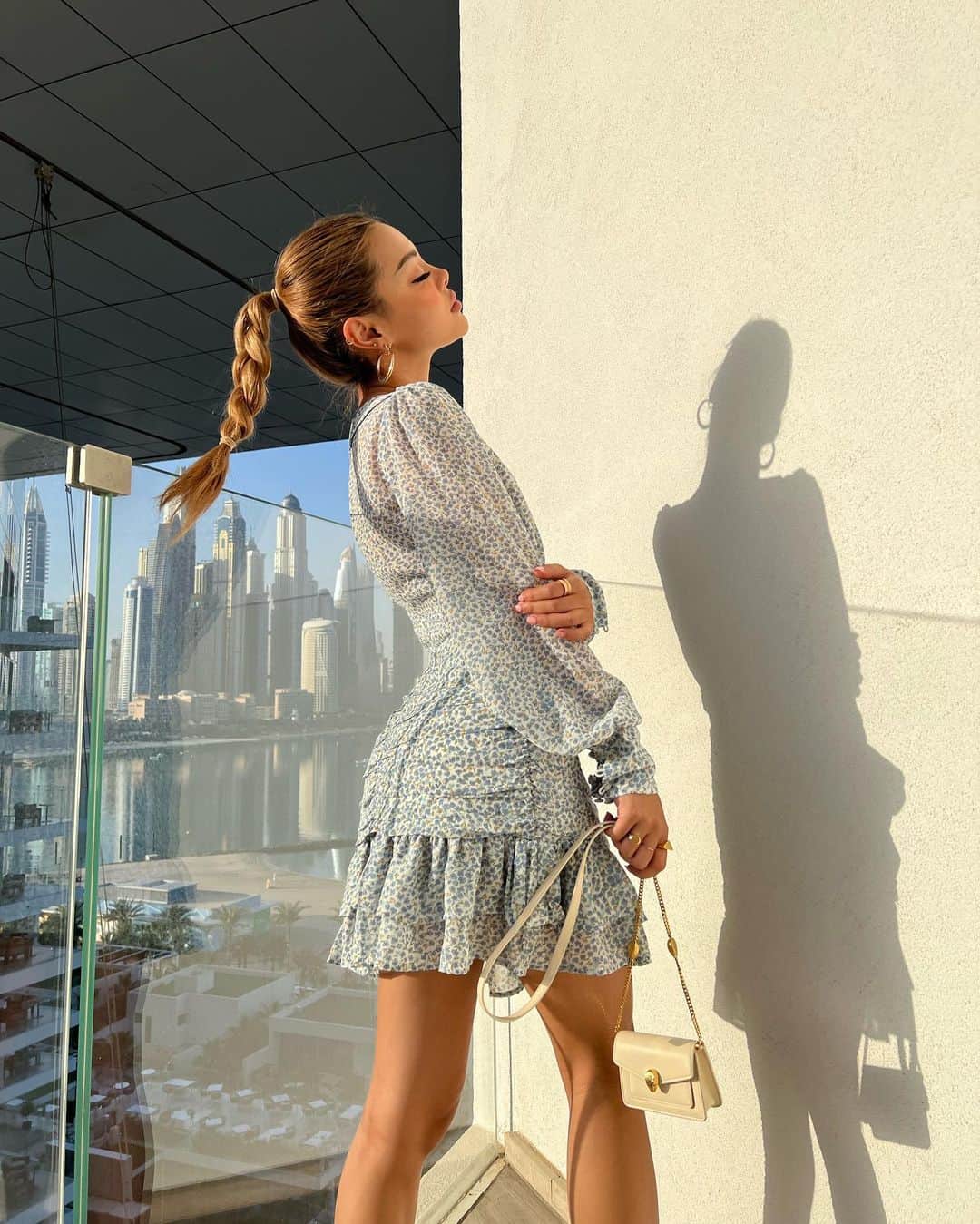 のインスタグラム：「Feeling floral 🌼 wearing @showpo they are having a 20% off sale atm! .Ad」