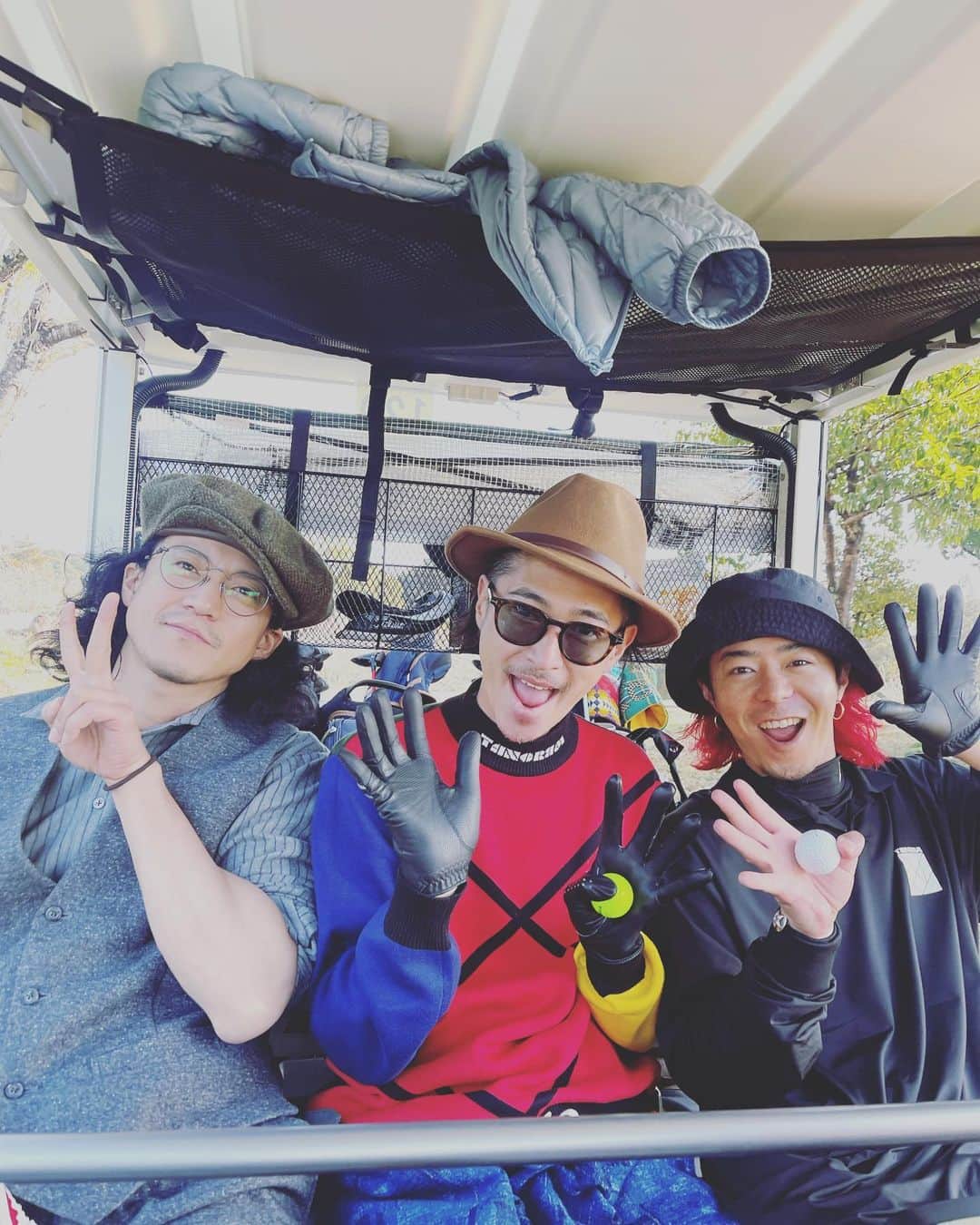 窪塚洋介のインスタグラム：「旬、高木、熊谷さんと 人生2度目の⛳️コース in千葉 スコア_125 (1度目は131)  しかしゴルフ楽しいわあ… 絶対上手くなーてやる🏌️‍♂️  ニットのウエアは @tangram_tokyo」