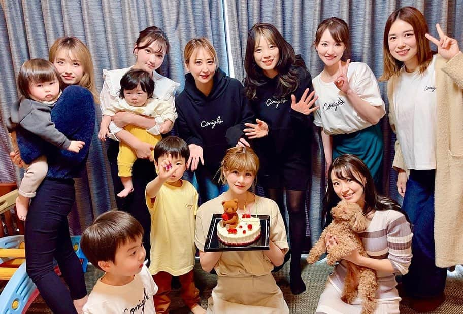 大本梨帆さんのインスタグラム写真 - (大本梨帆Instagram)「かおり33歳の誕生日会❤️ 恒例の寿司パーティ😍💓 毎年ありがとうございます💜 かおりとは出会って10年😳 早すぎるー😂😂😂 よく飲んでたメンバーも今じゃほぼママに🥺💓 ママ友の会定期開催しよーね😊 かおり改めておめでとう❤️ #33歳 #ママ友会 #10年の仲 #6月生まれベビー #夏至生まれ #令和3年ベビー #令和3年生まれ #男の子ベビー #男の子ママ #新米ママ #親バカ #親バカ部 #成長記録 #赤ちゃんのいる生活 #新米ママと繋がりたい」3月20日 21時39分 - riho1129____