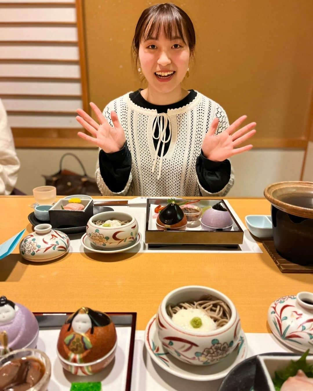 辻すみれさんのインスタグラム写真 - (辻すみれInstagram)「こんなご時世ですし人混みでガッツリ観光は避けて旅館メインの卒業旅行だったけどめちゃめちゃ楽しめた🏮ありがとう😘 中々会えんくなるけどまたね👋   #飛騨高山  #宝生閣」3月20日 22時09分 - sumire_1129