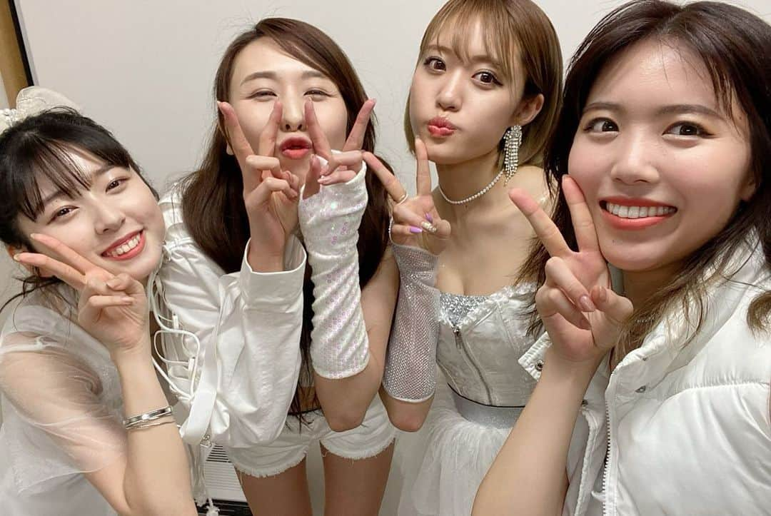 ときさんのインスタグラム写真 - (ときInstagram)「RINGOMUSUME 4MAN LIVE "FOURs in TOKYO"  本当に大好きで幸せな空間でした。  Negiccoさん まなみのりささん lyrical schoolさん  本当にありがとうございました💕  私たちにとって、ずっと憧れで近づきたかった3グループに囲まれて夢のような時間を最後に過ごせました。  最初で最後の4MAN LIVE 会場に来てくれた方、配信で見てくれた方 本当にありがとうございました。  最後まで駆け抜けます！  これからもずっと大好きです😍 #ringomusume #negicco #まなみのりさ #lyricalscool #fours #4マンライブ #大好き #love #ありがとう」3月20日 13時53分 - toki_ringomusume