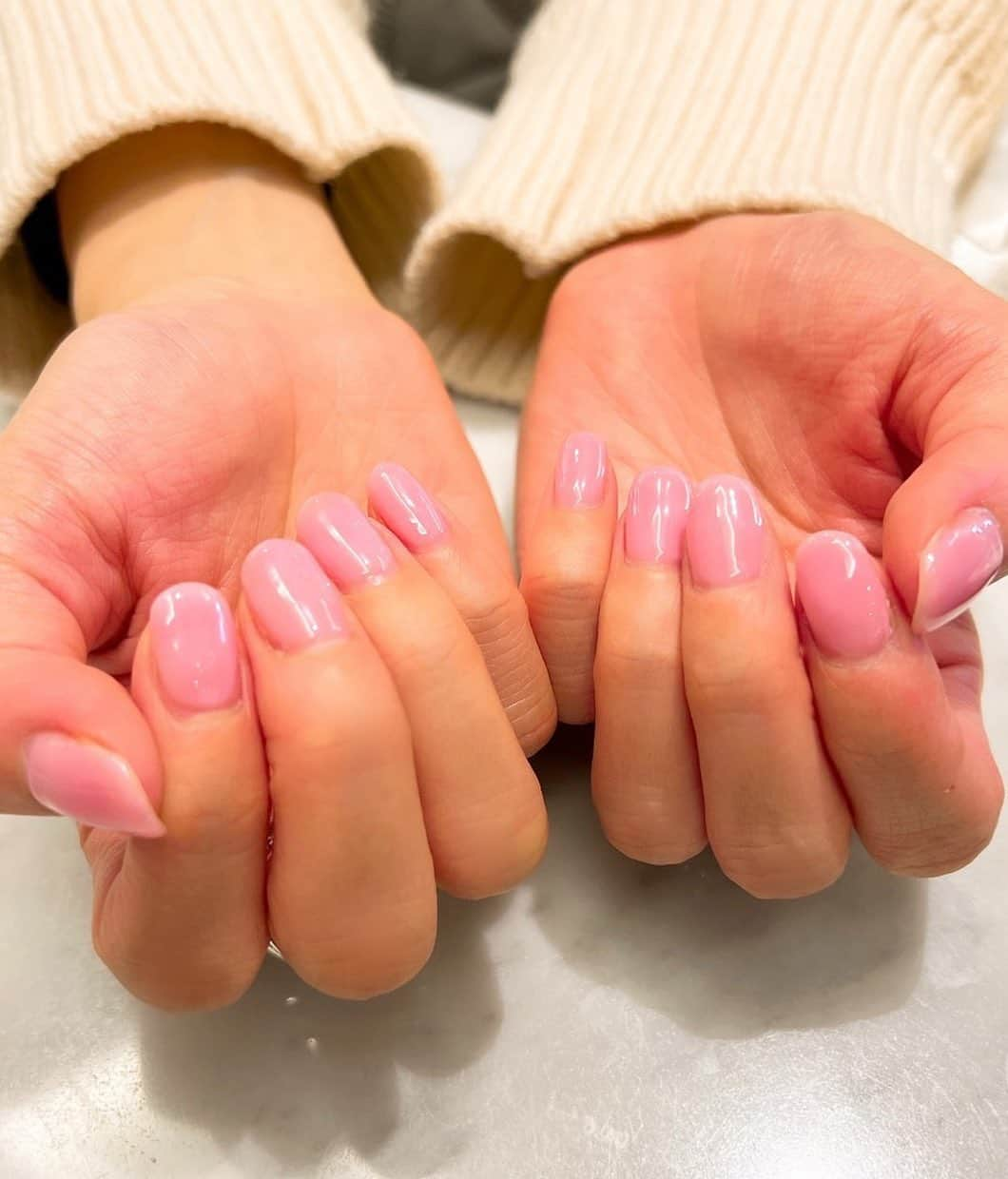 田母神智子のインスタグラム：「みなぞうしゃんありがとう🌸 @musk_nails  @minazo_0505   #musk #naildesign #pinknails」