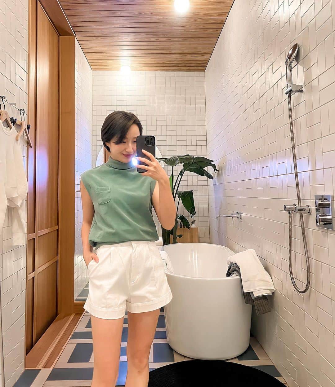 のインスタグラム：「- @suicgolf のPOPUP wiz 瀬戸はるちゃん @setoharu_golf 🤍💚  好きなゴルフブランドだから たくさん試着できてよかった！！ サイズ感とかデザインとかなかなかこういうのないんだよね〜 ってお話ししながらショッピング楽しかったな☺️❣️  瀬戸はるちゃんのYouTubeに今日の様子が載るので また配信したらみてね😝  5月のラウンドで一緒に着るの楽しみだな🌿  #ゴルフ女子 #ゴルフ男子 #ゴルフコーデ #スポーツ女子  #ゴルフウェア #スポーツ #golf #골프 #골프스타그램 #골프장 #라운드 #골프스윙 #골프사랑 #골프레슨 #아이언샷 #스크린골프  #golfstagram #golfswing #girlsgolf #golfer」