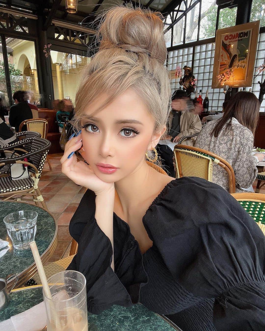 のインスタグラム：「前髪久々に出してみちゃった😜😜 前髪作りたい衝動にやられてる🍓」