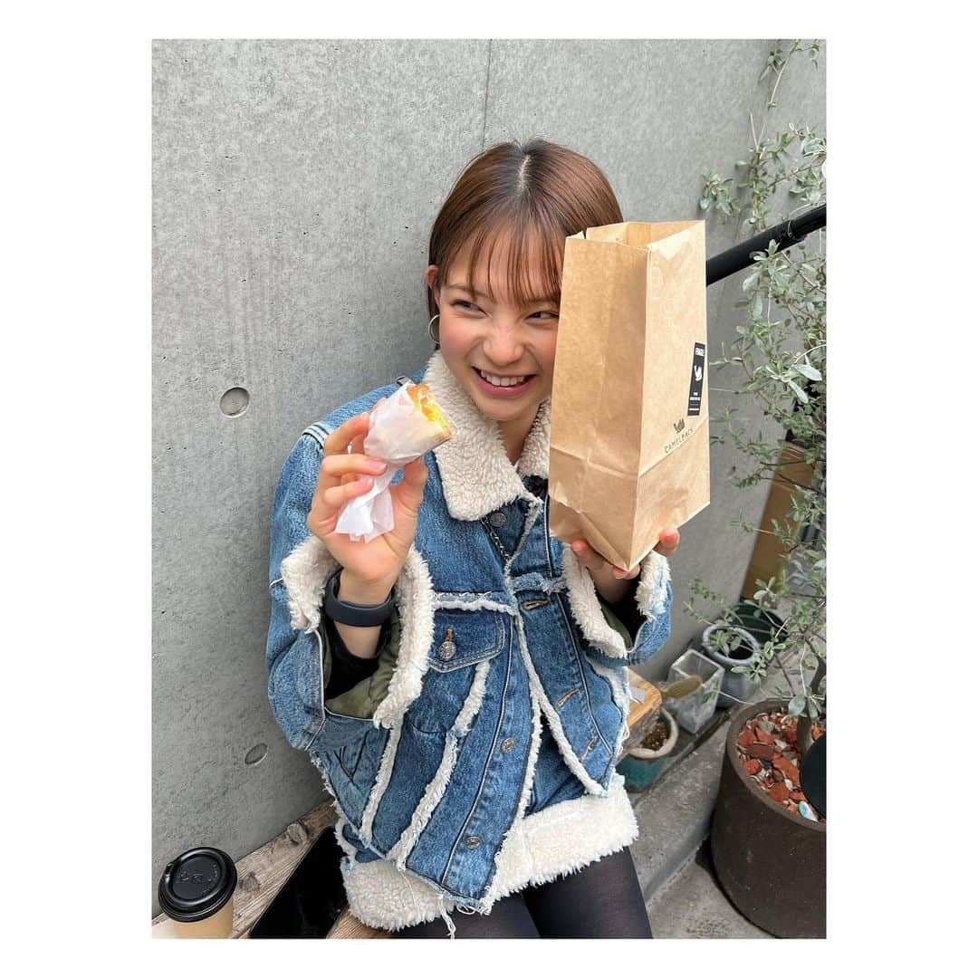 桃果のインスタグラム：「本日の🥚と私  @camelback_tokyo の卵サンド💛 パンがサクサクもちもちなの！！ ほんっっとに美味すぎるの！！  大好きなコーヒーと卵のセット あー幸せ…♡  #camelback」