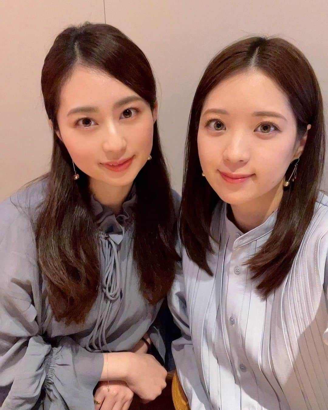 色紙千尋さんのインスタグラム写真 - (色紙千尋Instagram)「久しぶりの姉妹👯‍♀️よく会ってるけど☝️最近は誰かと会っても写真を撮らなくなったなぁ🥲 #familylunch #familytime #sisters #家族ランチ #姉妹  #求心顔 #遠心顔 #色紙姉妹」3月20日 21時11分 - shikishi_chihiro