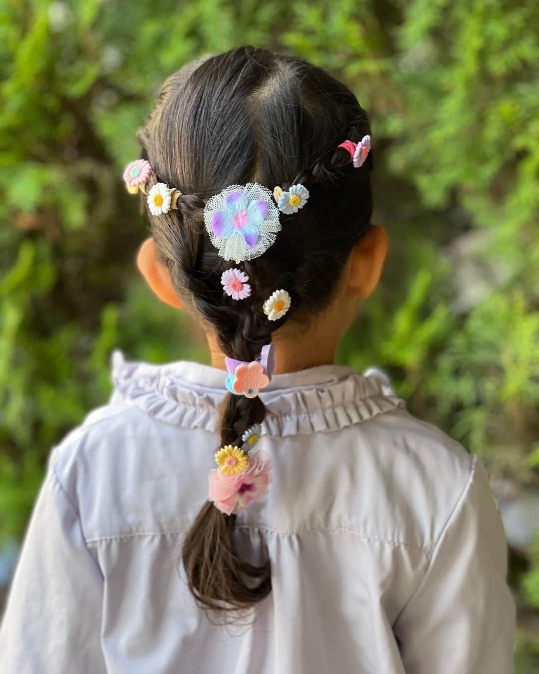 小沢真珠さんのインスタグラム写真 - (小沢真珠Instagram)「春休みのお出かけの時はラプンツェルヘアにしてあげてます。頭にもお花がいっぱいで出かけるのがより楽しみになるみたい♪母に余裕があれば、ですが。。  #ヘアアレンジ #ラプンツェル #ラプンツェルヘア #子供ヘアアレンジ #娘ヘア」3月21日 7時47分 - maju_ozawa