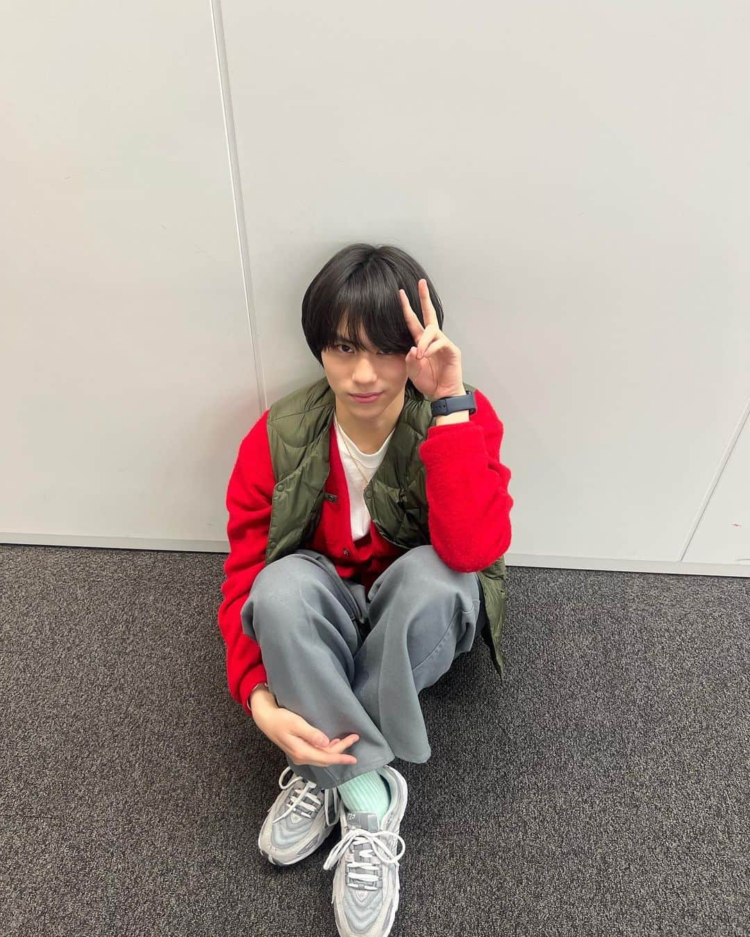 山下幸輝さんのインスタグラム写真 - (山下幸輝Instagram)「Suwaru☺︎❤️📟」3月20日 23時31分 - qpitdef