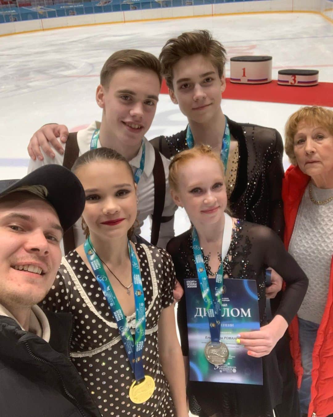 エゴール・ザクロエフのインスタグラム：「Финал спартакиады done ✅ Везём в Пермь 🥇🥈 и 🥉в общем зачете🏆. Спасибо всей команде @sliusarenko_pavel @ivan_malafeev Валентина Фёдоровна. Работаем дальше 💪🏽」