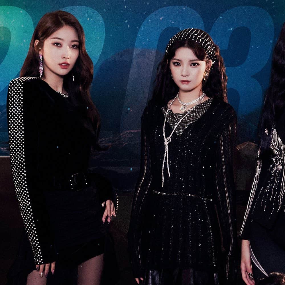 EVERGLOWのインスタグラム：「[🎉EVERGLOW DAY]  2022.03.21 #HAPPY_EVERGLOW_DAY  𝐄𝐕𝐄𝐑𝐆𝐋𝐎𝐖 𝟑𝐫𝐝 𝐀𝐍𝐍𝐈𝐕𝐄𝐑𝐒𝐀𝐑𝐘💞 𝐇𝐀𝐏𝐏𝐘 𝐄𝐕𝐄𝐑𝐆𝐋𝐎𝐖 𝐃𝐀𝐘✨  EVERGLOW의 3주년을 축하합니다🥰 #FOREVER 3년동안 함께해줘서 고마워요💜  #EVERGLOW #에버글로우 #이유 #시현 #미아 #온다 #아샤 #이런」