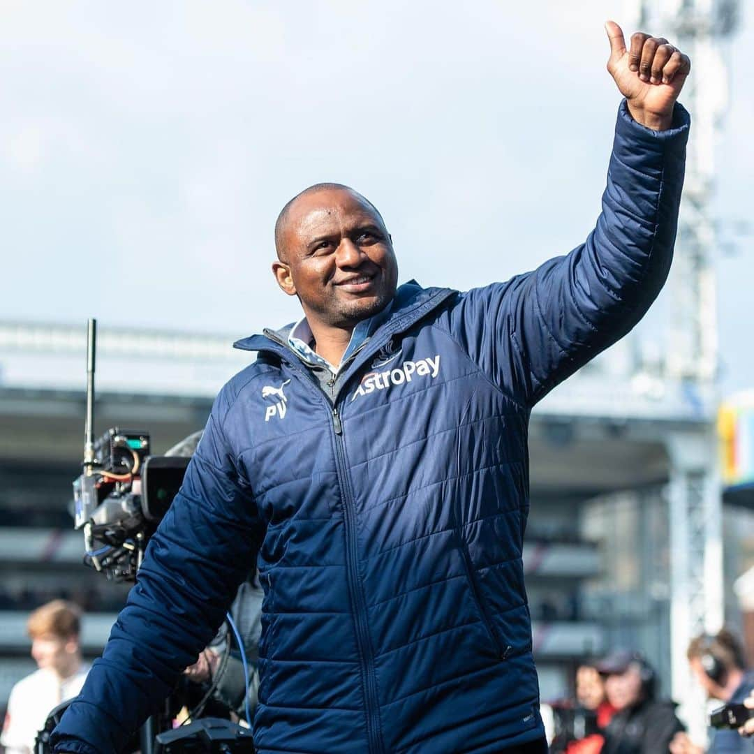 パトリック・ヴィエラのインスタグラム：「Very proud of the team's result today, a superb game from everyone. Huge thanks to our fans for the incredible support, as always 💙❤️ "Let's finish what we started"... we are going to Wembley !!! #CPFC 🦅」