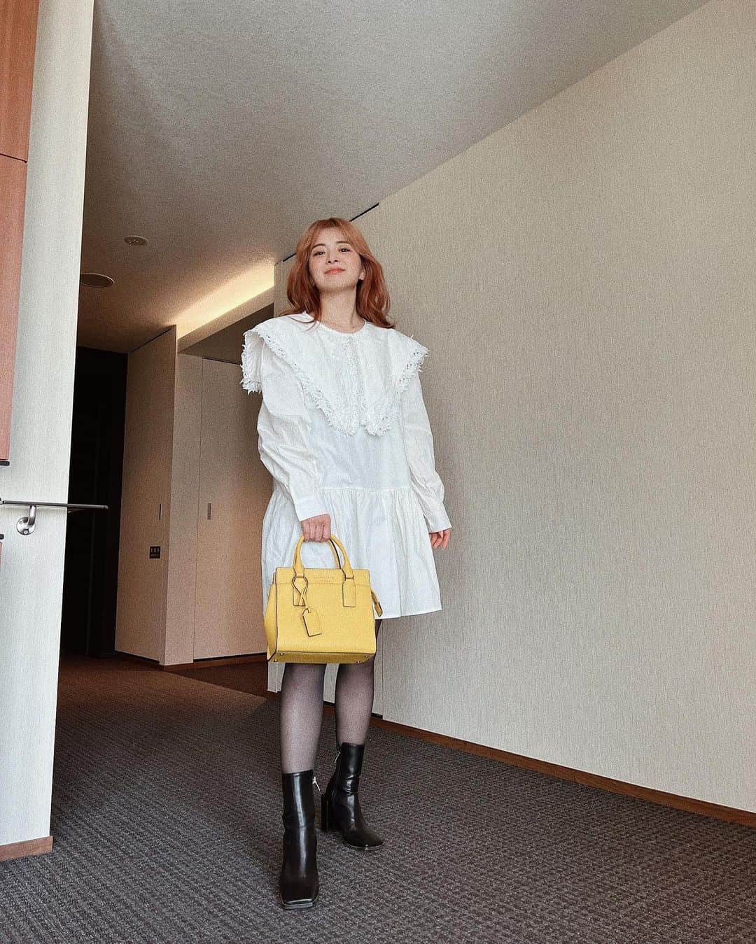 のインスタグラム：「お母さん、おじいちゃん、おばあちゃんが 静岡に来てくれた👴  こちらに来たからと 観光に行くわけでもなく、 サッカー応援したり、韓国ドラマ見たりと おうちで過ごしたけど 楽しかった😌  ...＊ onepi : @mistletoe24_official  bag : @katespadejapan  shoes:  @mistletoe24_official  stocking : ゼブンイレブン」