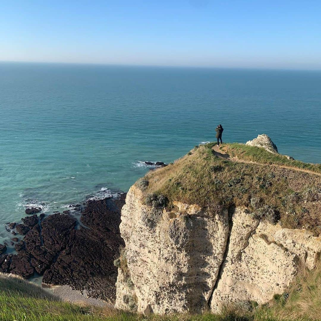 メン・セチャンさんのインスタグラム写真 - (メン・セチャンInstagram)「#프랑스 #france #2 #노르망디 #normandie  #에트르타 #etretat #코끼리절벽 #알바트르해안 #셀카 #selfie」3月21日 17時07分 - sechang91