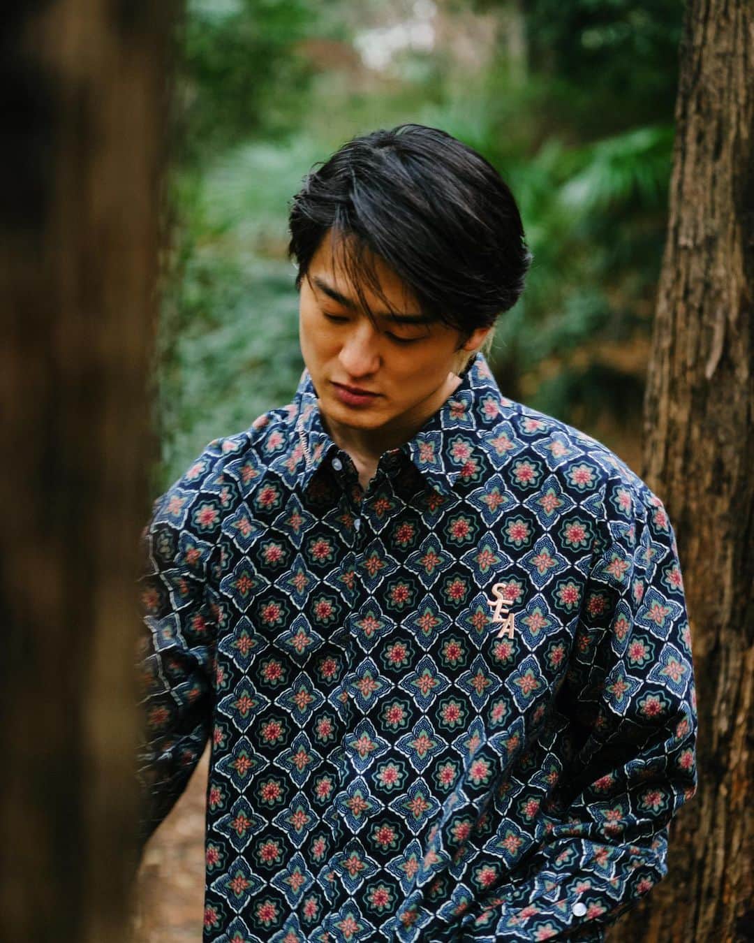 尾崎裕哉のインスタグラム：「最近柄物を着たい欲ある #windandsea」