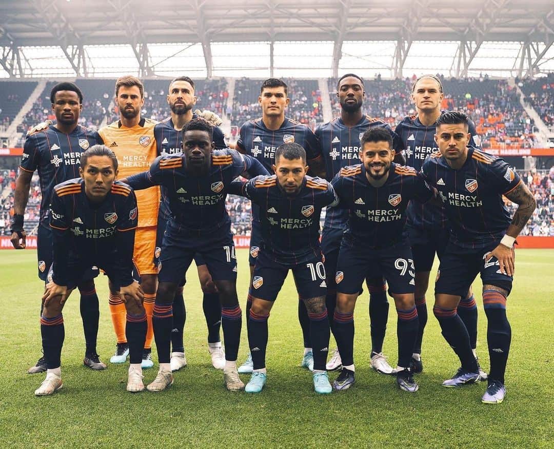 久保裕也のインスタグラム：「Great team performance and first win at home +3 💪⚽️」