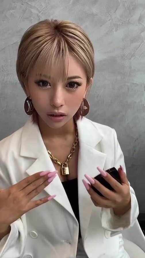 華のインスタグラム：「原宿@cosme 店舗LIVE🎥」