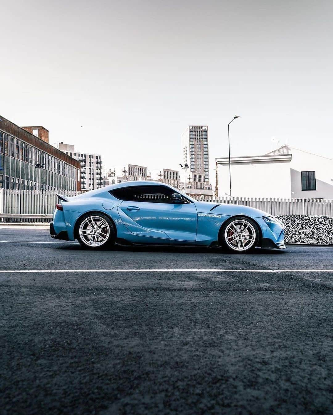 CARLiFESTYLEさんのインスタグラム写真 - (CARLiFESTYLEInstagram)「@inozetek Snow Blue Supra. @r44performance #carlifestyle #supra」3月22日 2時11分 - carlifestyle