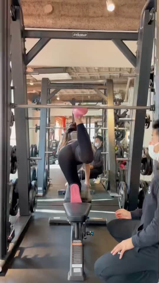 みたんのインスタグラム：「@tokiel_personalgym 🍑🤍  瑞貴の紹介コード「tokiel951360」 どなたでもご利用いただけます🎵  10,000円キャッシュバックみたいです。 よかったらぜひ🍀  #tokiel #トキエル #浅草パーソナル #浅草パーソナルジム #浅草パーソナルトレーニングジム #台東区 #浅草 #筋トレ #お尻トレーニング #尻トレ  #美尻  #美尻トレーニング  #美尻女子  #尻スタグラム  #桃尻  #桃尻トレーニング  #スタイル  #ボディライン  #ボディメイク  #筋トレ女子  #筋トレダイエット  #ヒップアップ  #ダイエット  #腹筋 #ヒップスラスト #bodymake #fitnessbody  #followme #bodyline #shapeup」