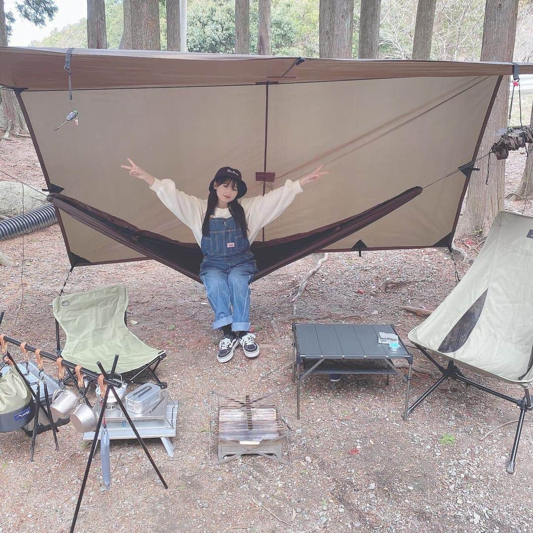 石橋颯さんのインスタグラム写真 - (石橋颯Instagram)「キャンプしたよ⛺️  ･ ･ ･  #ootd #instagood #instalike #followme #いいね#アイドル #キャンプ #キャンプ女子 #キャンプ女子コーデ #オーバーオール」3月21日 18時46分 - ibuki__hkt48