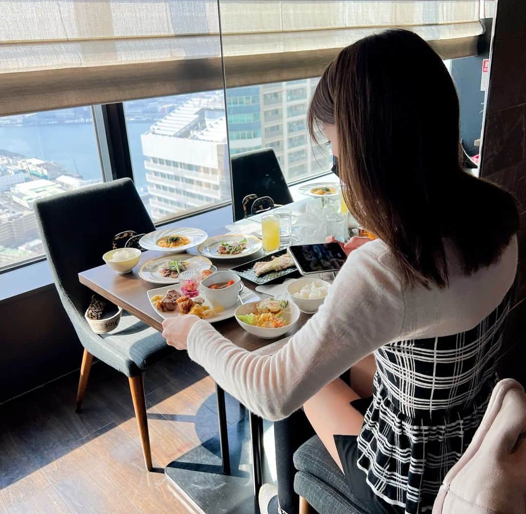 のインスタグラム：「🍴量は食べれないけど ビュッフェは大好きみん🐰 . . . . . . . . . #ホテル #大阪 #大阪カフェ #旅行好きな人と繋がりたい #カフェ好きな人と繋がりたい #カフェ巡り #おしゃれさんと繋がりたい #カフェスタグラム #旅行 #空庭温泉 #instafood #写真好きな人と繋がりたい #大阪グルメ #旅行 #ランチ #アートホテル大阪ベイタワー #お洒落さんと繋がりたい #アフタヌーンティー #ホテルランチ #今日のごはん #osaka #アートホテル #cafe #今日のごはん #travel #食べ放題 #カフェ #日本みん1 1️⃣」