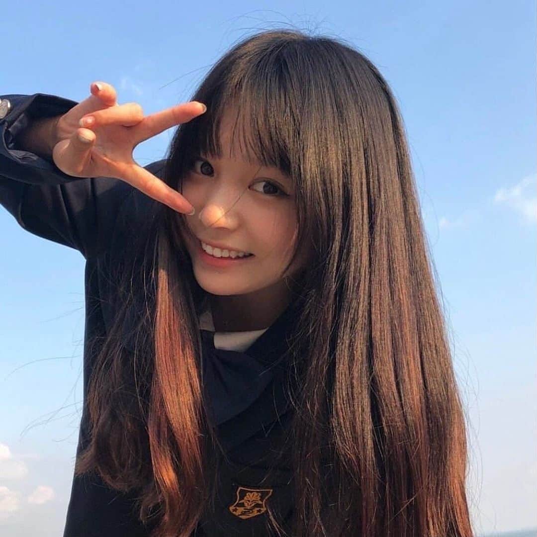 星來のインスタグラム：「笑顔ピース 可愛すぎる。 #笑顔 #ピース #可愛い #青空 #映え #いいね返し #インスタ映え #instagood #instalike #f4f #l4l #likeforlikes #likeforfollow #いいねした人全員フォローする #お洒落さんと繋がりたい #美男美女と繋がりたい」