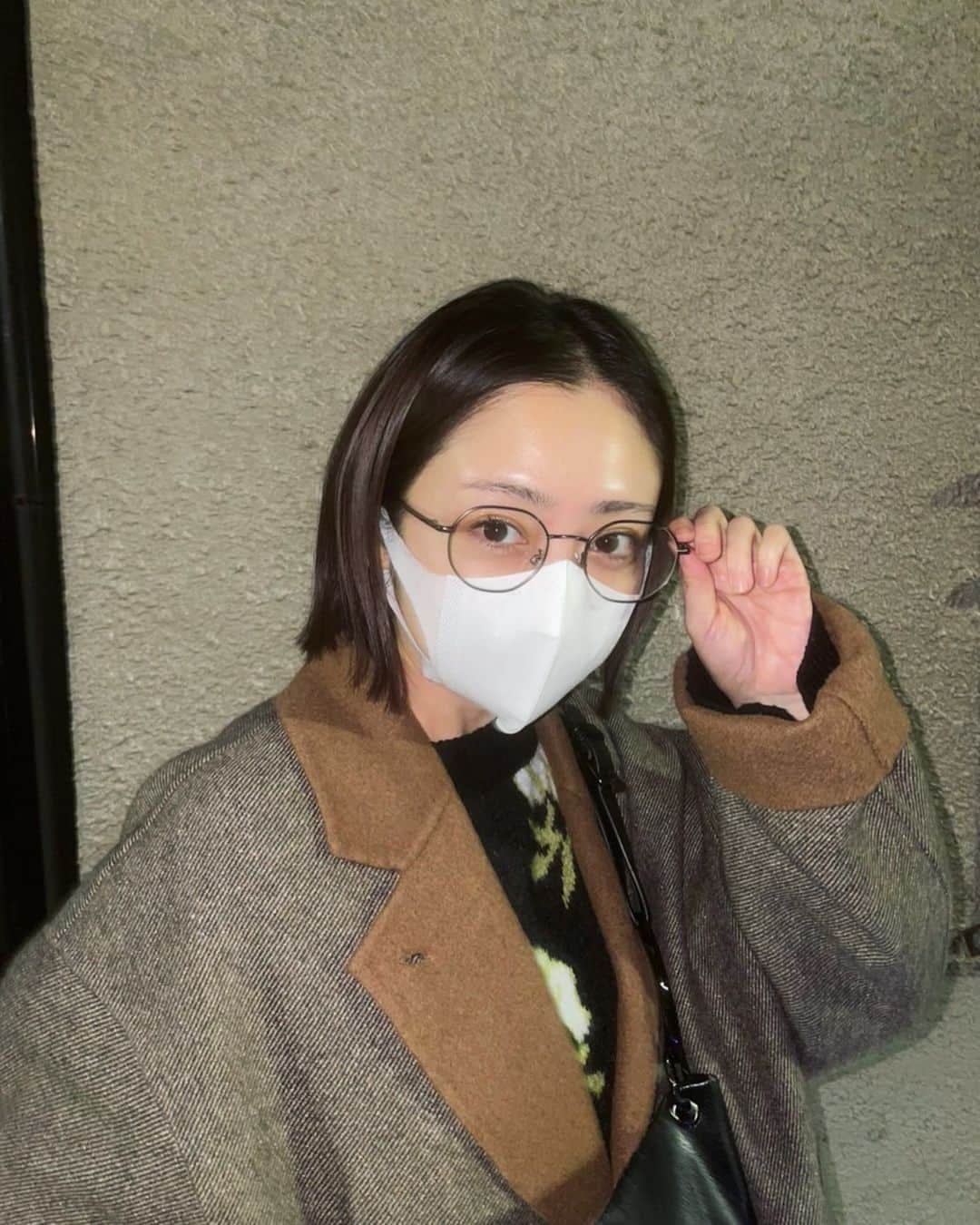 安達祐実さんのインスタグラム写真 - (安達祐実Instagram)「🤎🤎🤎 時々眼鏡。」3月21日 19時58分 - _yumi_adachi