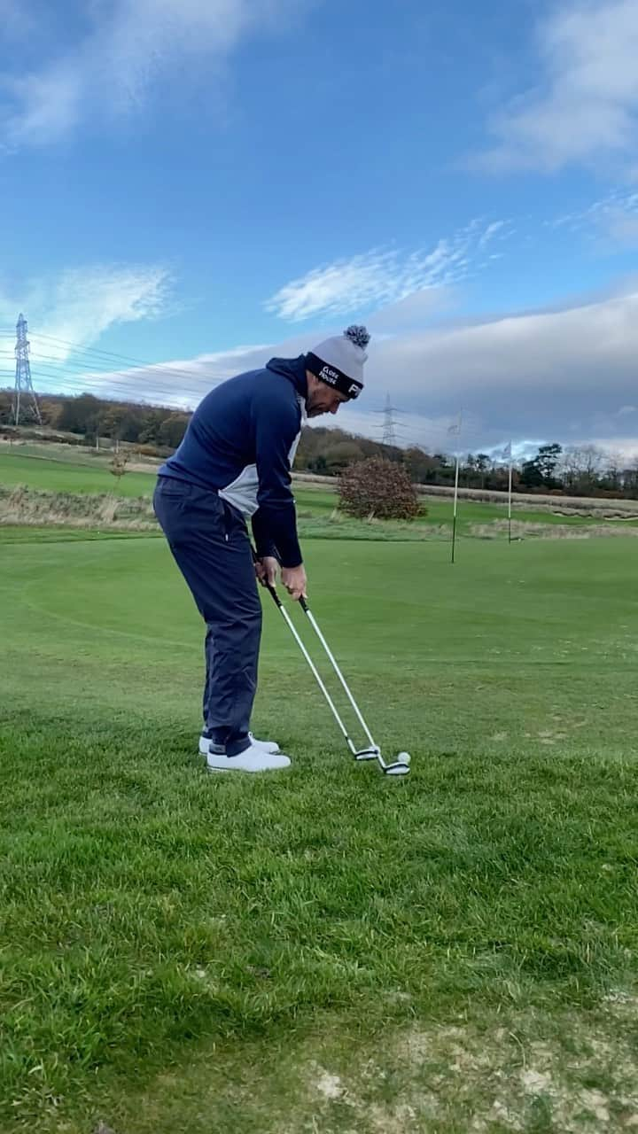 リー・ウエストウッドのインスタグラム：「Work smart not hard…😉   Efficiency at its finest‼️  •  #Golf #Golfer #DoubleTrouble #Practice #Efficiency #GolfSwing #Chipping #Pitching #Matchplay」