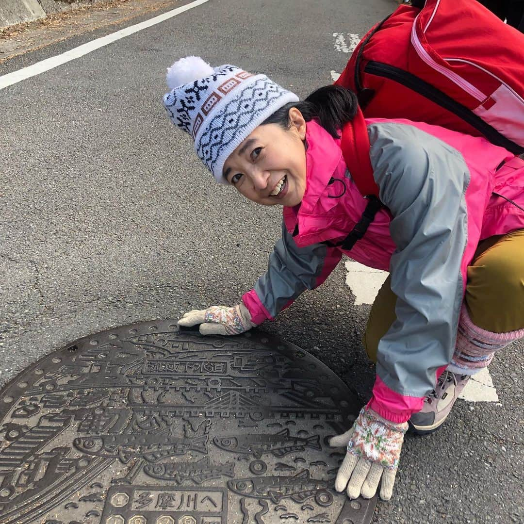 宮崎美子さんのインスタグラム写真 - (宮崎美子Instagram)「皆さん、こんばんは。  今週の25日からBoys And Men主演の配信ドラマ『Re:member〜サイカイ』がスタートします。  私は、彼らの中学校の元先生という役です。  ボイメン全員と同じ作品で共演するのは、初めてです。  皆さんそれぞれ個性的で、素敵なドラマが出来ました。  撮影の最終日の裏側を今回YouTubeよしよし。で少し紹介しています。  ぜひ、YouTubeも、配信ドラマも見てくださいね。  #boysandmen #ドラマ」3月21日 20時58分 - miyazakiyoshiko.official