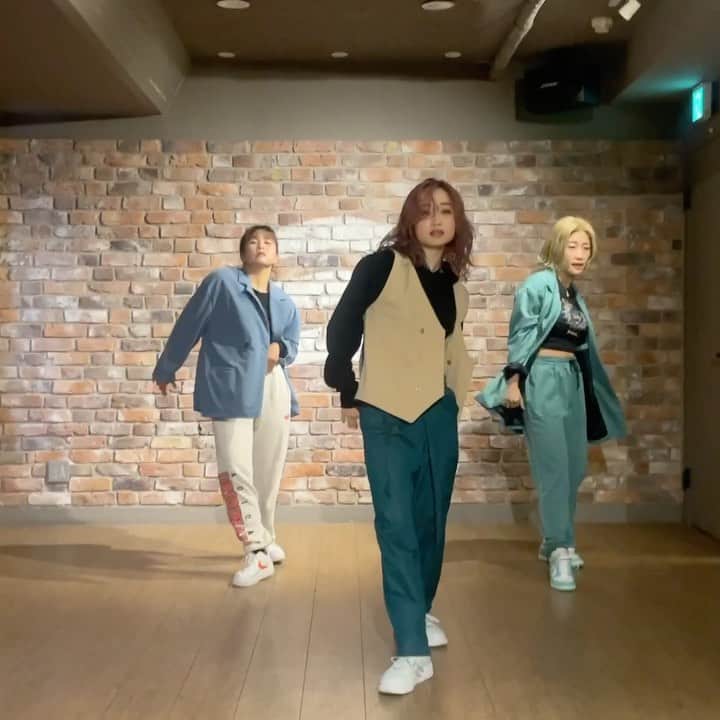 HANAのインスタグラム：「🎧 WANT ME, WANT ME / 安室奈美恵 choreo / @_asuka_ @naomintia @banghana   大好きな2人といっしょに久々にダンス💖 いっぱい2人のフリ踊れて楽しすぎたし 波奈のフリも踊ってもらえてハッピー😮‍💨🌸  あーちゃんとはさ、いつぶりダンス？🤝✨ たのしすぎてたのしすぎてたらんかった💖💖  ありがとうーーーーーっ！！！！！💖💖 また一緒に踊ってくださあい😘」