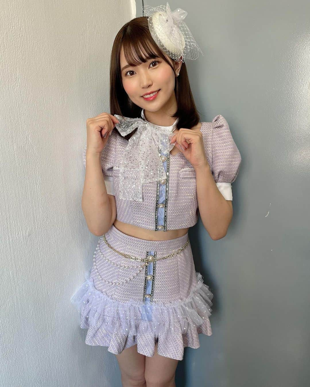 坂東遥さんのインスタグラム写真 - (坂東遥Instagram)「🦄☁️🔮  新衣装は ラベンダーカラーです💜  好きな色は 白と紫だからたくさん 好きが詰まっている💭  リボンが斜めについてる とこと、鎖骨が見えるデザインが お気に入り！  1年間伸ばし続けた髪も バッサリ切って もらいました✂️  山戸さんありがとうございます✨ @yamatoyu   #アイドル  #アイドル衣装」3月21日 21時46分 - b.haruka1103