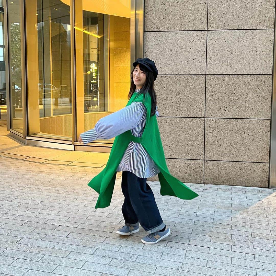 加藤一華のインスタグラム：「. あったかくなってくると 洋服選びがたのしい🤧🌸 重ね着にハマってます🌿  #春服コーデ  #春コーデ  #ootd #低身長コーデ #しまパト #重ね着コーデ」