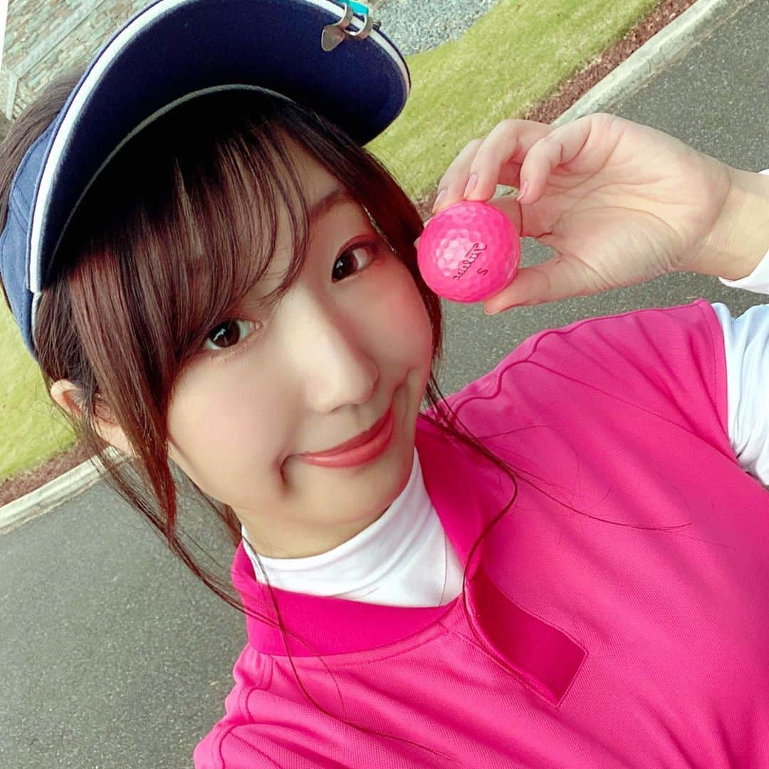 高橋遥のインスタグラム：「* 今年はたくさんゴルフに行きたい⛳️ 今年こそ100切れるようになりたい！🏌️‍♀️ ←毎年言ってるw  #ゴルフ #ゴルフ女子 #golf #新潟ゴルフ #新潟ゴルフ場 #新潟ゴルフ女子 #ゴルフ女子⛳️ #新潟女子 #営業女子 #ゴルフ女子と繋がりたい」