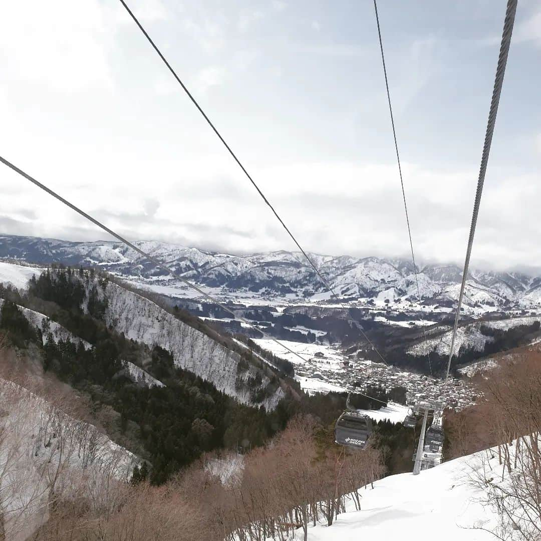 フィン・ポンペルモのインスタグラム：「⛷️」