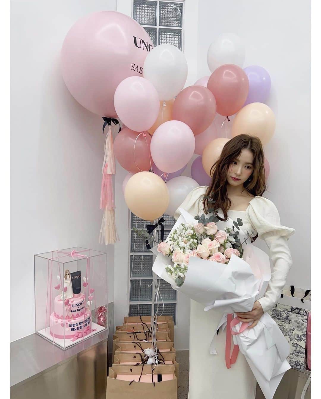 シン・セギョンのインスタグラム：「함께해요💗 @unove_official 💗」