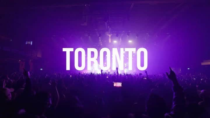 ミスラ・ジン のインスタグラム：「[TORONTO] 👍👍👍👍👍#epikhighisheretour #epikhigh #toronto  📸 video by @bobo.xxndigo」
