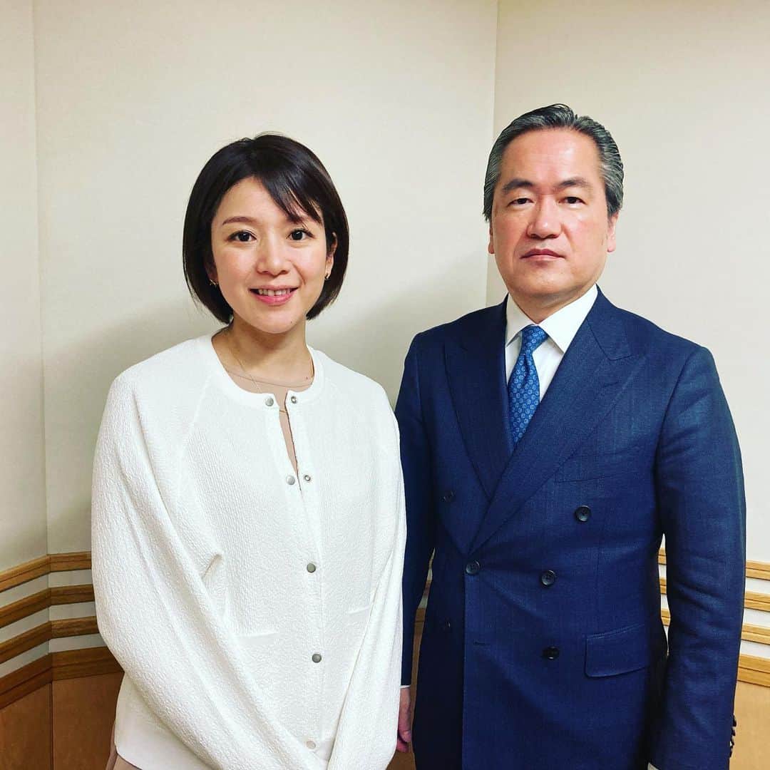 八木ひとみのインスタグラム：「文化放送で毎週19時半から放送していた「孫子であきない話」が4月からリニューアルします💛  新しい番組の名前は  「長尾一洋　ラジオde経営塾」です🙋‍♀️  8000社を超える企業をコンサルしてきた長尾さんと、リスナーのお悩みを解決しながら、ビジネスについて幅広い情報を発信していきます😌  さらにパワーアップしてお届けしますので、ご期待ください！ 放送日時は変わらず、毎週月曜日19時半からです😊」