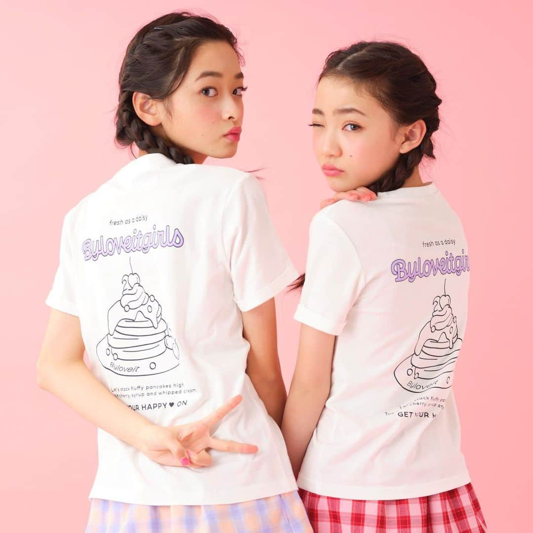 byLOVEiTさんのインスタグラム写真 - (byLOVEiTInstagram)「by LOVEiT SPRING♡  バックプリントのパンケーキTシャツ🥞 人気のビスチェセットのボトムに あわせてみました♡  Tシャツ 7821233  ￥2,090 (税込)  春物入荷してます♡ @byloveit_official オンラインショップでチェックしてみてね！  #byloveit #バイラビット  #小学生女子 #小学生コーデ  #小学生ファッション  #キッズコーディネート  #キッズコーデ女の子  #キッズ服 #子供服 #子供服コーデ #子供コーデ #子供ファッション #子供服ブランド #新学期コーデ #新学期準備 #春コーデ # #春服 #春服コーデ   @narumiyaonline_official」3月22日 13時01分 - byloveit_official