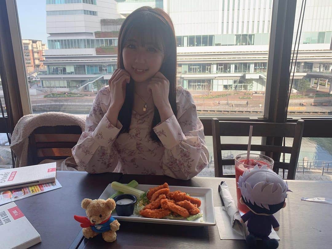 のインスタグラム：「🍽🌸  #春　#春コーデ #春服 #春服コーデ　#ランチ　#lunch #lunchtime #ランチメニュー #ランチタイム　#ぬい　#ぬいぐるみ」