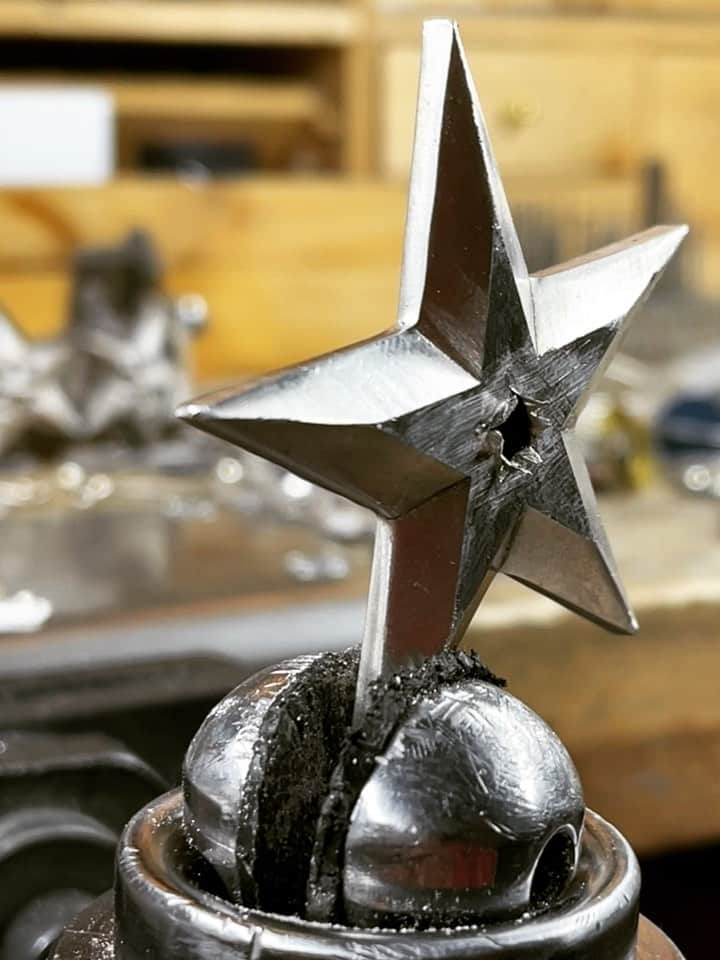 コディ サンダーソンのインスタグラム：「Blow out! Could be a ring or pendant.  #star @codysanderson_official @codysanderson_hankyu_tokyo」