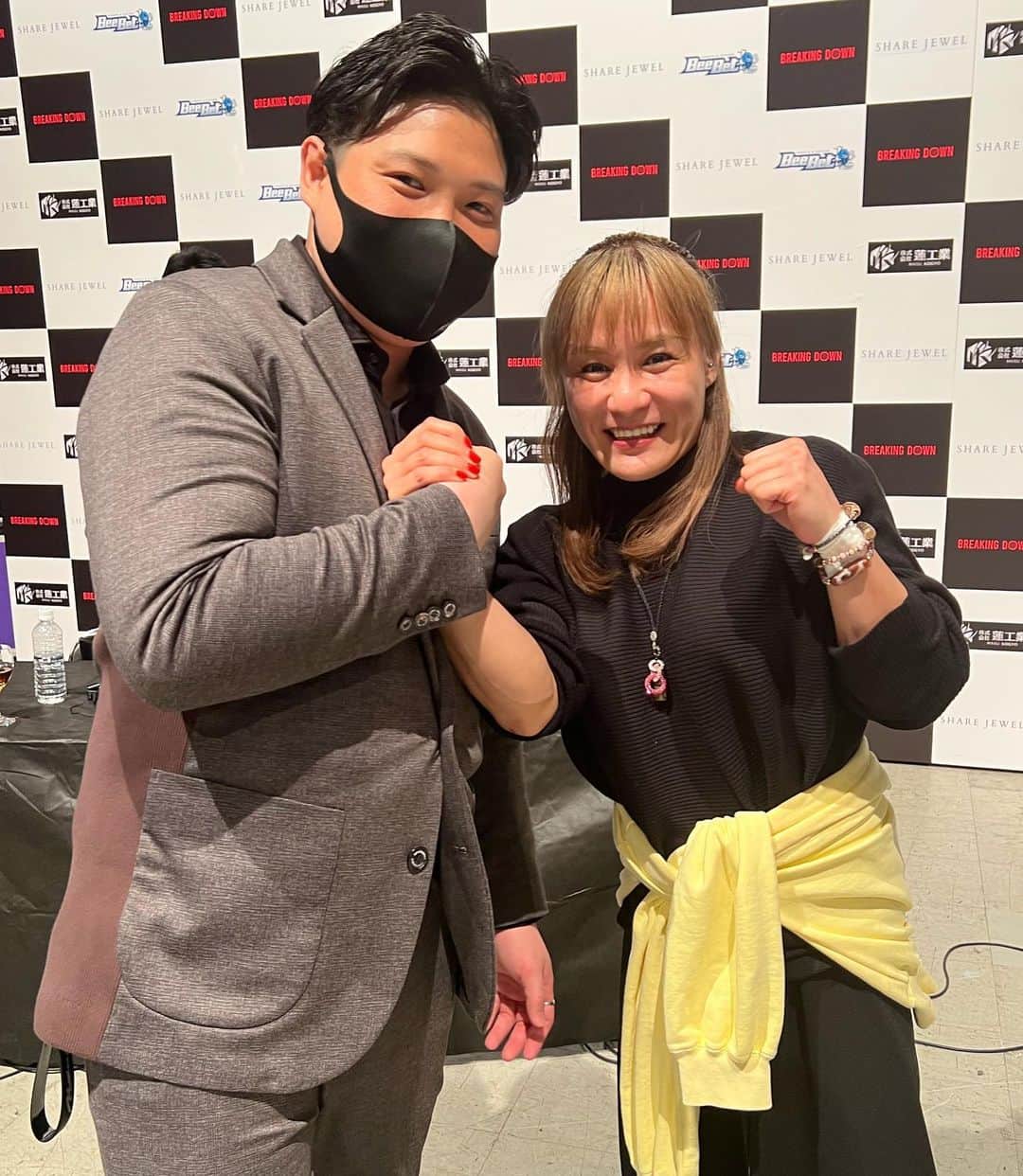 山田よう子さんのインスタグラム写真 - (山田よう子Instagram)「素晴らしい大会をありがとうございます‼️そしてお疲れ様でした １分の中に素晴らしいドラマがありその機会を下さり未来君には感謝しかありません⭐️ そして新しい物語もありそうでBBAの山田よう子にもこれからが見えて楽しみとワクワクが止まりません💛　もう一度リングに上がりたい気持ちが燃え上がりました🔥🔥🔥 選手の皆様、運営側の皆様、本当にお疲れ様でした‼️ブレイキングダウン最高です⭐️ #ブレイキングダウン #朝倉未来 #朝倉海 #未来  #明るい #格闘技 #大好き　　#挑戦　#アラフォー　#ママ #チャレンジ #YouTube #YouTuber」3月22日 16時11分 - yoko__yamada