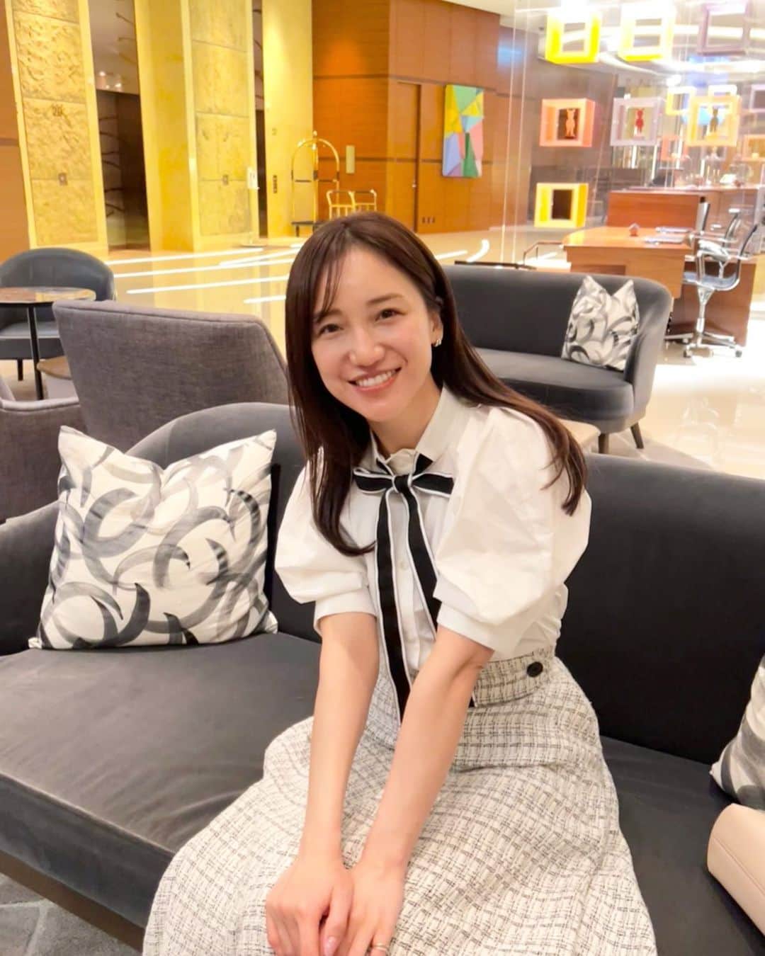 森川侑美のインスタグラム：「#322 34歳になりました〜🥳  年齢載せるの年々なんだか恥ずかしいんですが笑 毎年恒例のようにインスタあげているので 今年も..🫣  新しい歳も、皆さんと共に 近くて濃く楽しい日々にしていきたいです👸🏼 いつもありがとうございますっ 引き続きよろしくお願いします💖  #mybirthday」