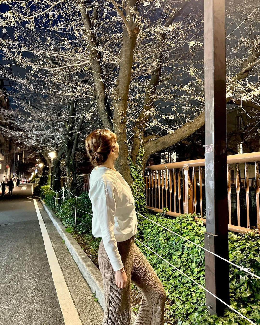 佐野真彩さんのインスタグラム写真 - (佐野真彩Instagram)「目黒川のサクラももうそろそろかなと思いきや、今日はまさかの雪で極寒ですね🥹❄️ マフラーとダウンコートを引っ張り出しました🧣皆様、風邪をひかないようにお気をつけください🤧  #目黒川　#目黒川の桜」3月22日 18時34分 - sano.maya