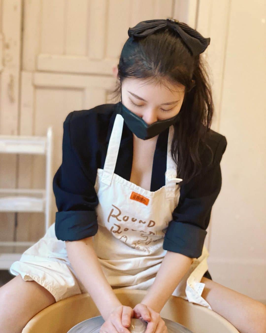 張香香のインスタグラム：「拉胚初體驗🍵 我好喜歡我的 蝦蝦盤 & 炸蝦碗🍤 還有別人畫的 生氣ㄟ香香 & 貪吃ㄟ香香🤣」