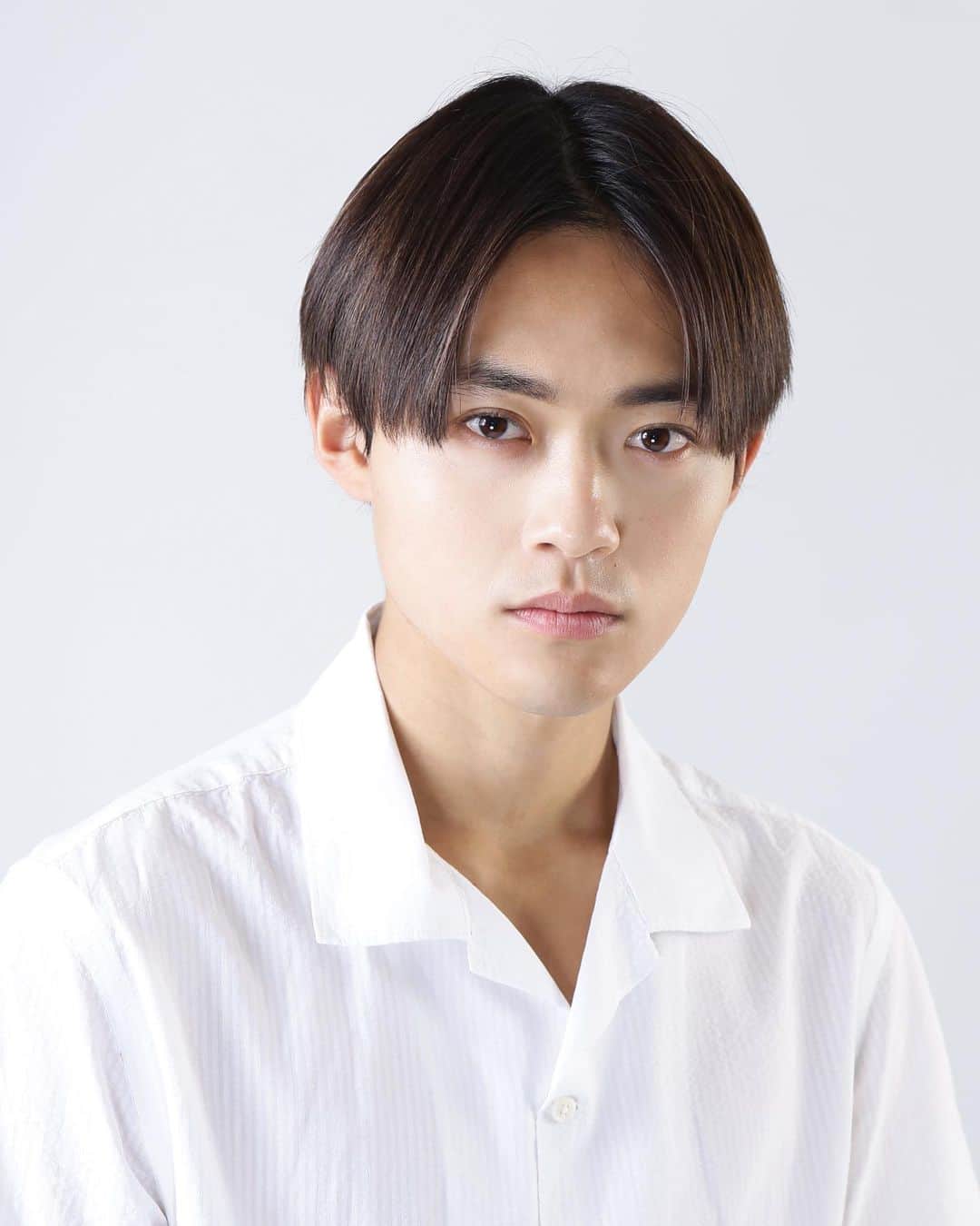 のインスタグラム：「初めまして！中山翔貴です。 この度、テレビ東京「しろめし修行僧」で、米田つぶあん役で俳優デビューします！！ やっと言えました！！  ドラマはしろめしに合うお供を探す旅。私はお茶の間のお供になるような俳優になりたいと思います。 宜しくお願い致します！  #しろめし修行僧 #テレビ東京 #俳優 #デビュー #岡部大 #中山翔貴」