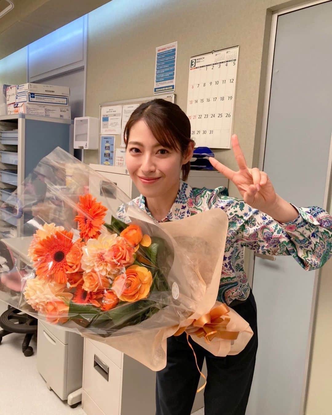 瀧本美織のインスタグラム：「. 遅くなりましたが改めて、ドクターホワイトで約3ヵ月お世話になりました！  スタッフ、キャストの皆さんと楽しい作品作りができ感謝の気持ちでいっぱいです。  皆さん、特別編まで見届けていただきありがとうございました！ DVD-BOXではキャスト陣で対談、かなり面白いと思います…ぜひ😂  それでは、またどこかで…🌸   #ドクターホワイト」