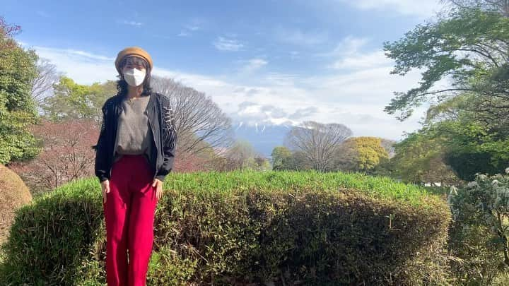 小板奈央美のインスタグラム：「心の中で歌ってます🗻 ・ 劇団☆新感線『神州無頼街』 静岡公演初日まで あと３日❗️ ・ ・ #新感線 #神州無頼街  #小板奈央美 #こいたチャン」