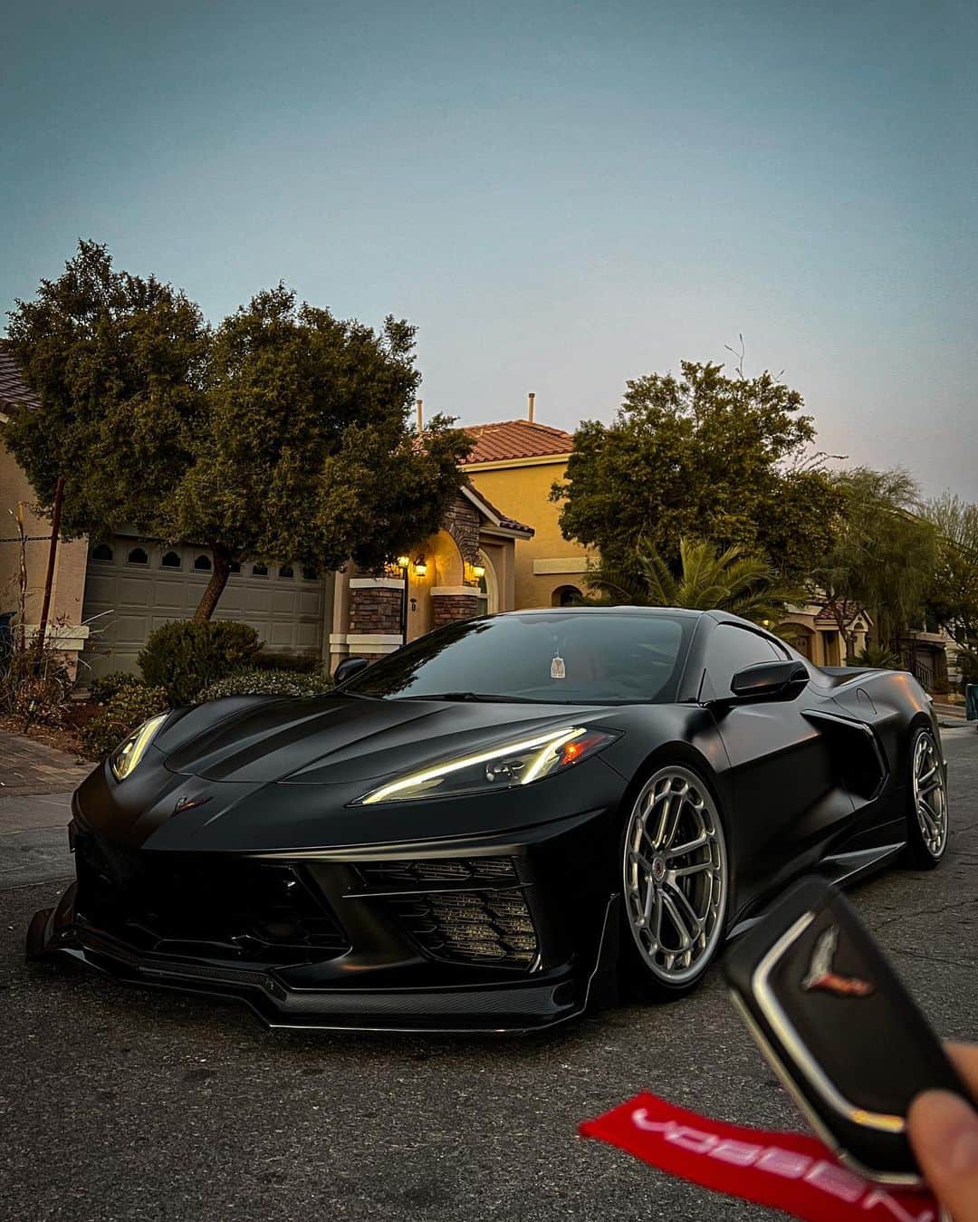 CARLiFESTYLEのインスタグラム：「Where would you drive the C8 today?」